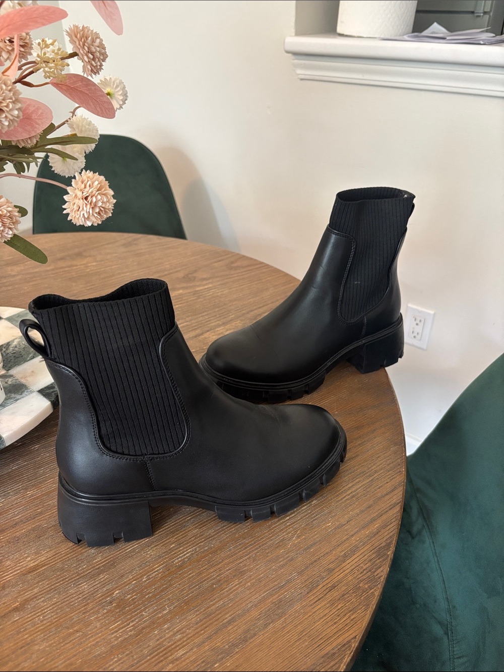 Steve Madden Black Ribbed Chelsea Lug Ankle Boots